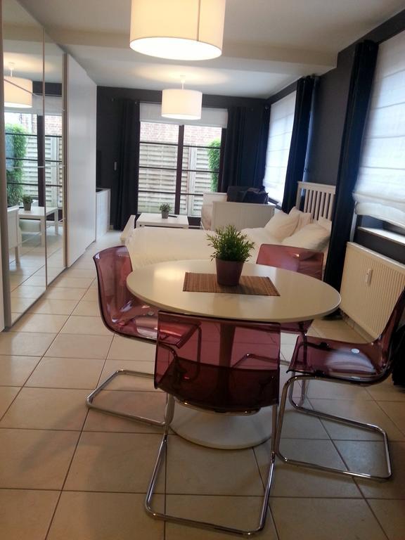 19 Brussels Expo Apartman Wemmel Szoba fotó